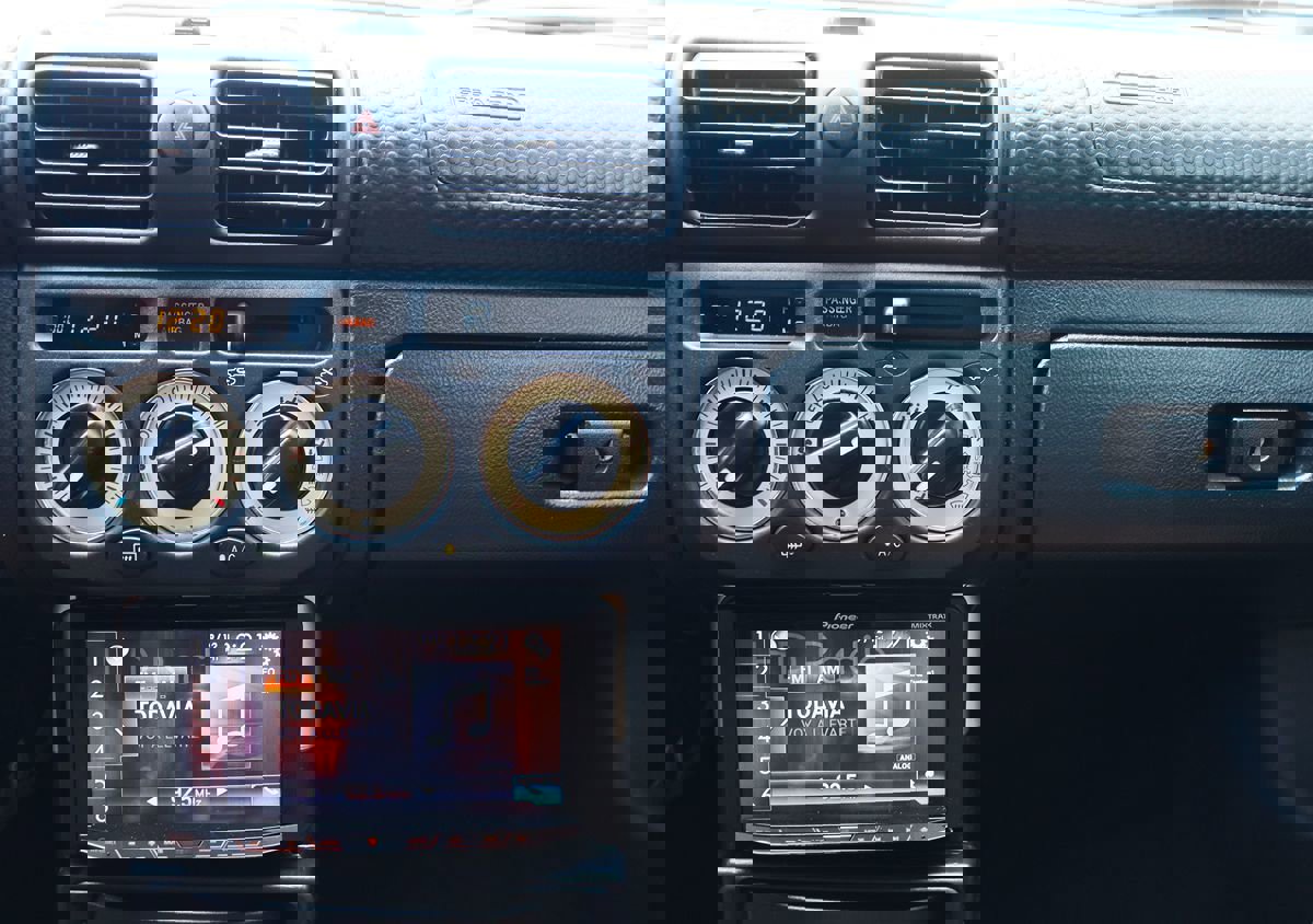 Used 2004 Toyota MR2 image 34