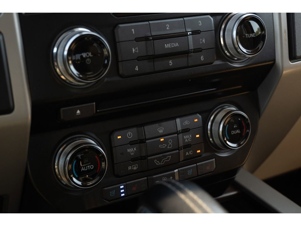 Used 2015 Ford F150 Lariat w/ Equipment Group 502A Luxury RWD image 25