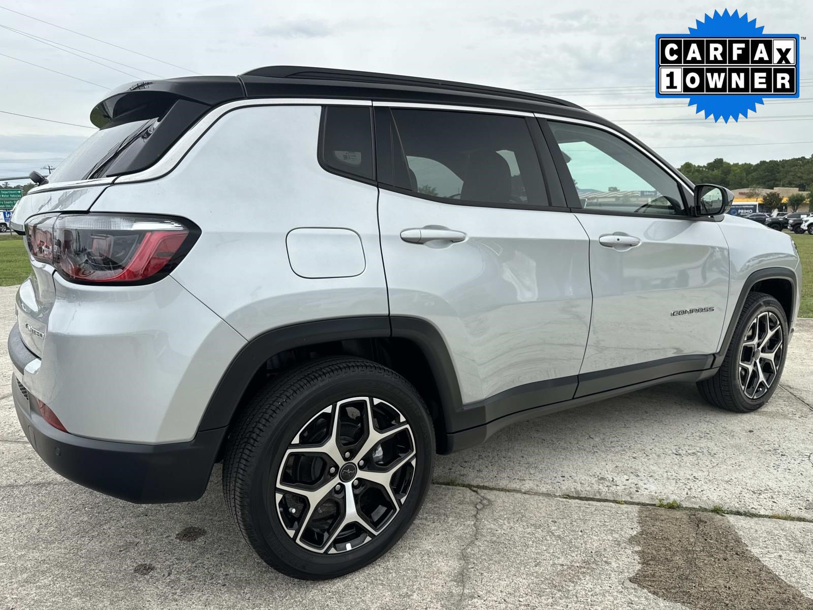 Used 2025 Jeep Compass Limited AWD/4WD image 4