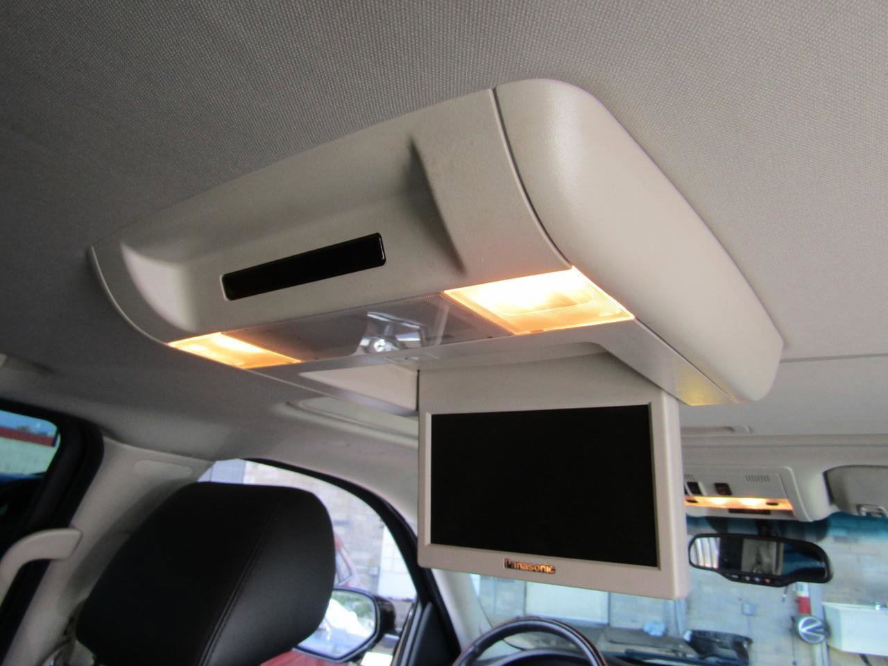 Used 2013 Cadillac Escalade Premium AWD/4WD image 16