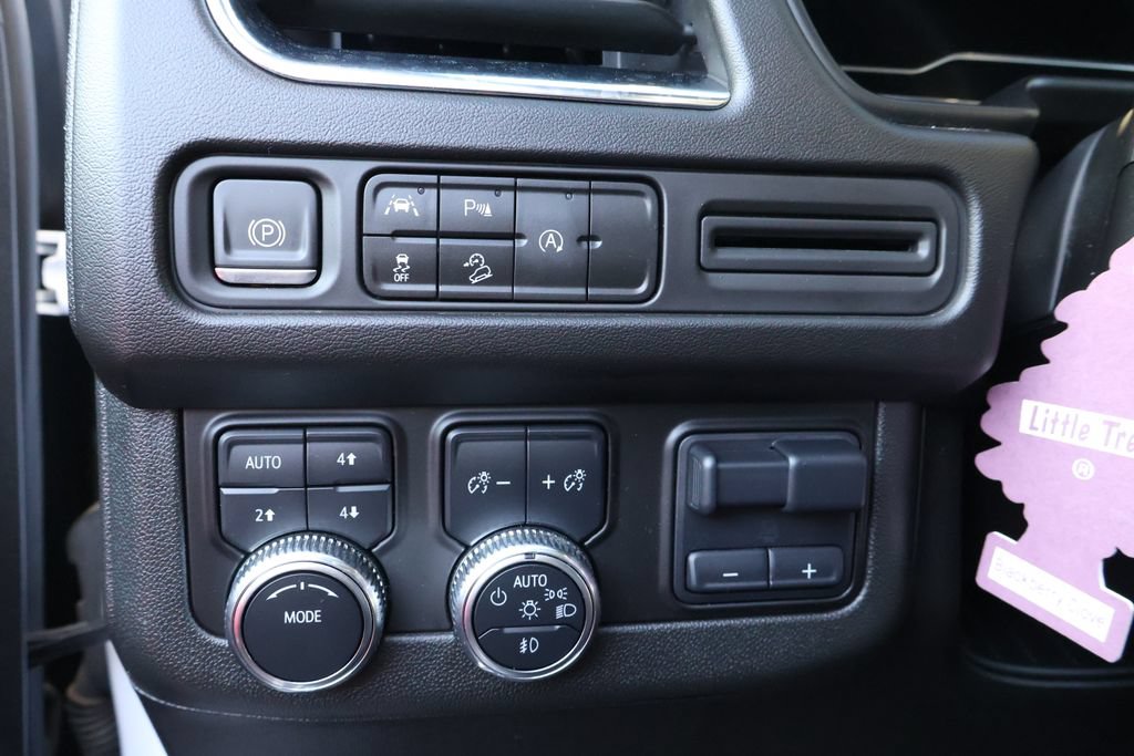 Used 2023 GMC Yukon XL AT4 w/ LPO, Floor Liner Package AWD/4WD image 18