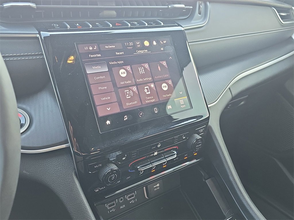 Used 2025 Jeep Grand Cherokee Laredo w/ Luxury Tech Group I image 21