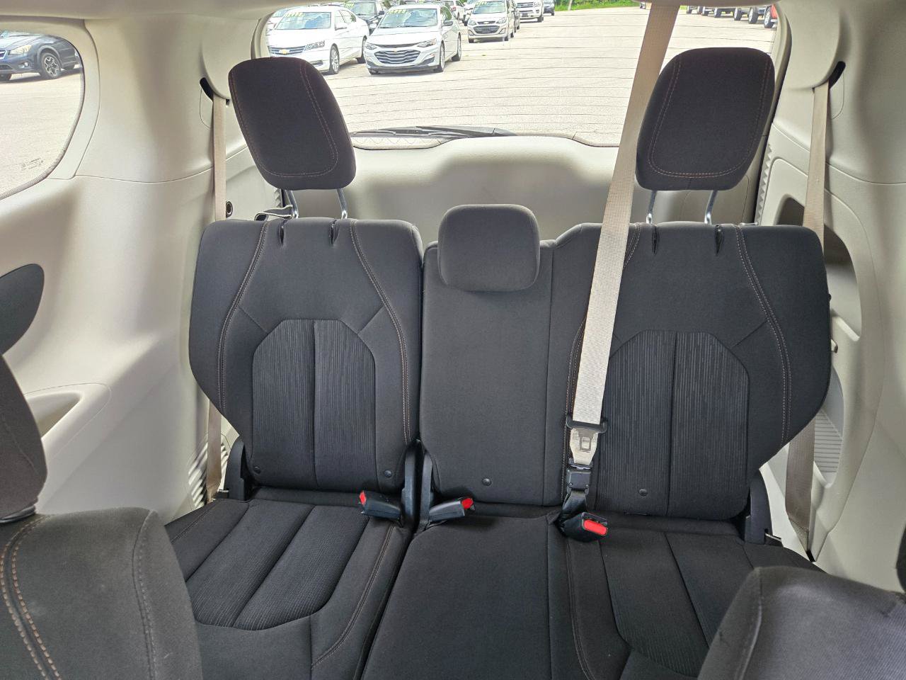 Used 2018 Chrysler Pacifica LX w/ Tire & Wheel Group FWD image 24