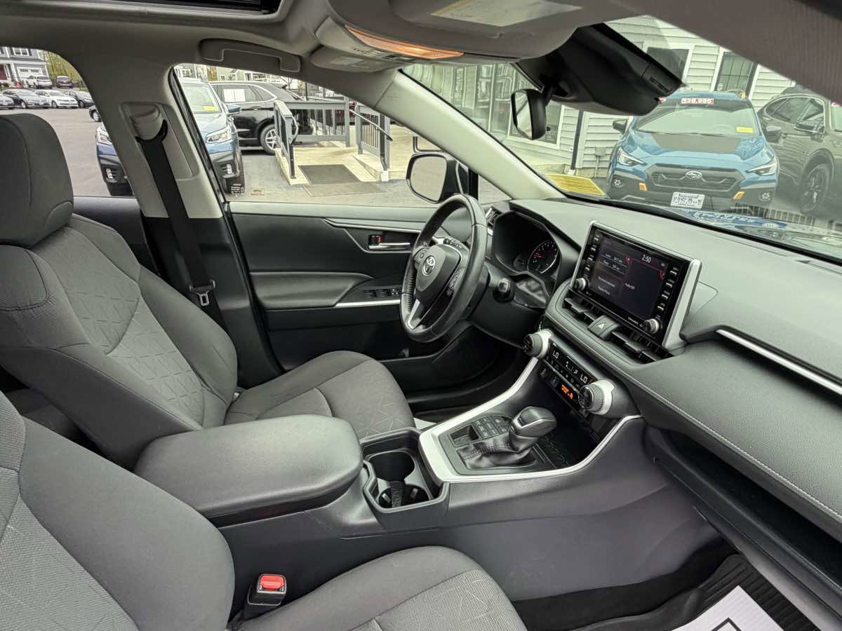 Used 2019 Toyota RAV4 XLE w/ Convenience Package AWD/4WD image 22
