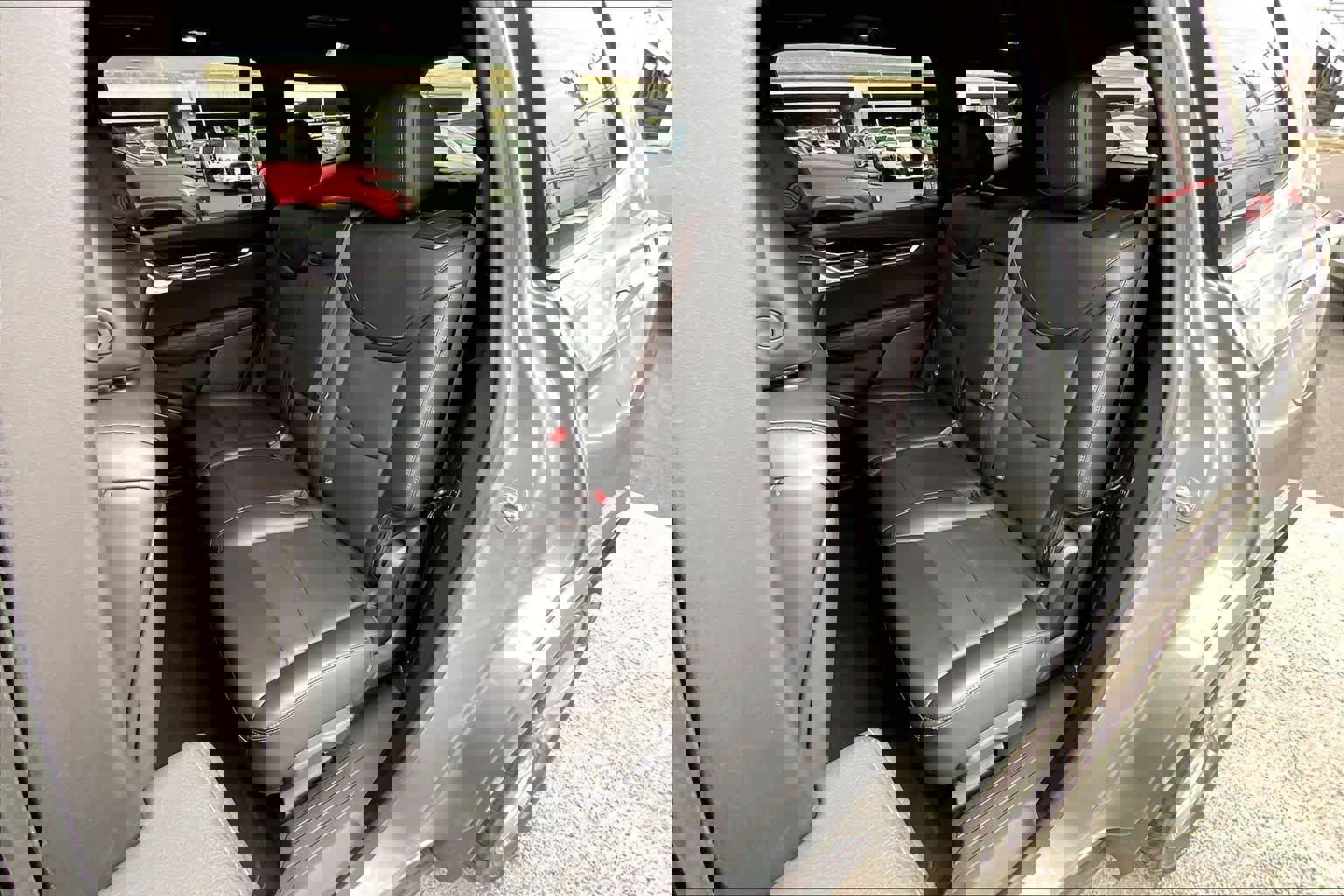 Used 2024 Cadillac XT6 Premium Luxury image 30