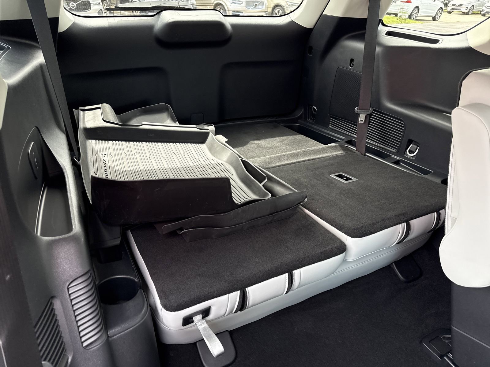 Used 2025 Ford Explorer Platinum w/ Ultimate Package RWD image 36