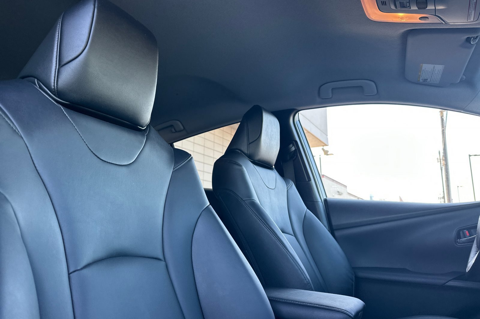 Certified 2019 Toyota Prius Prime Advanced w/ Preferred Accessory Package image 16