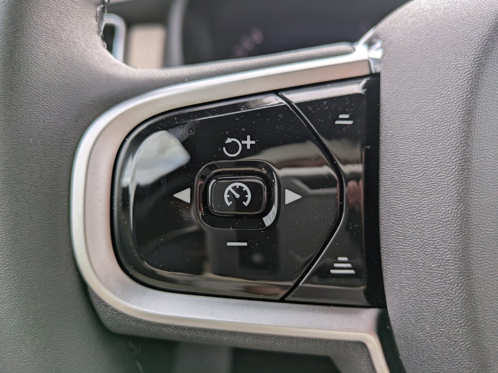 New 2026 Volvo XC90 B6 Plus w/ Protection Package Premier AWD/4WD image 24
