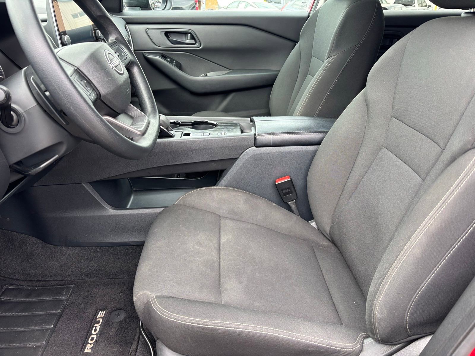 Used 2025 Nissan Rogue S image 17