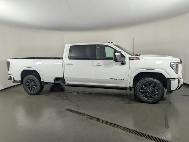 Used 2024 GMC Sierra 2500 AT4 w/ AT4 Premium Plus Package image 8