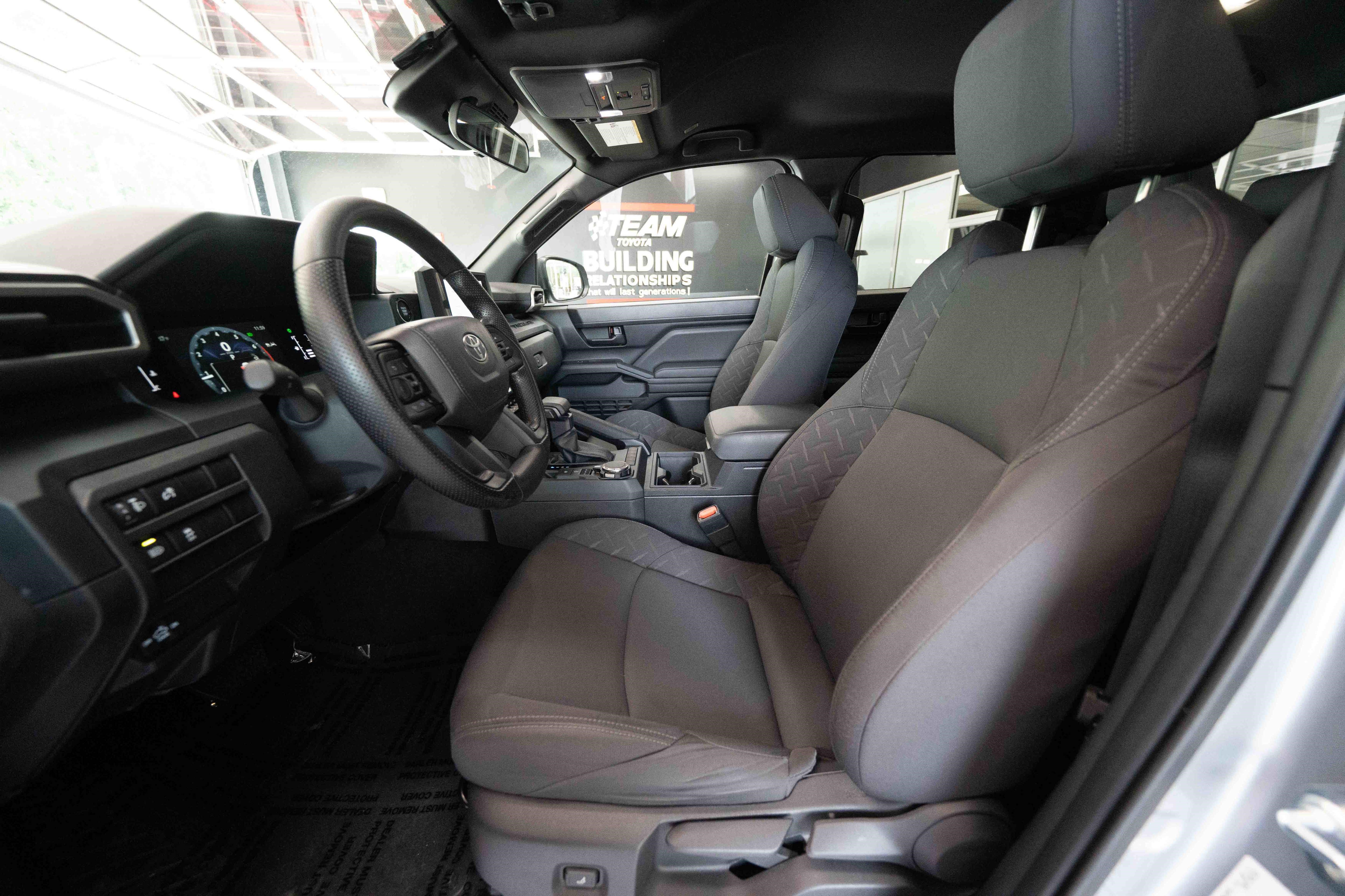 Used 2025 Toyota Tacoma SR w/ SR Upgrade Package AWD/4WD image 9