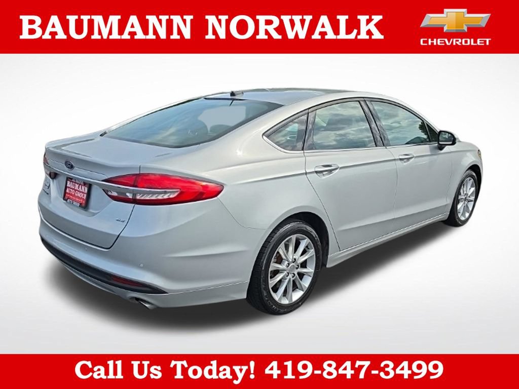 Used 2017 Ford Fusion SE w/ Fusion SE Technology Package FWD image 6