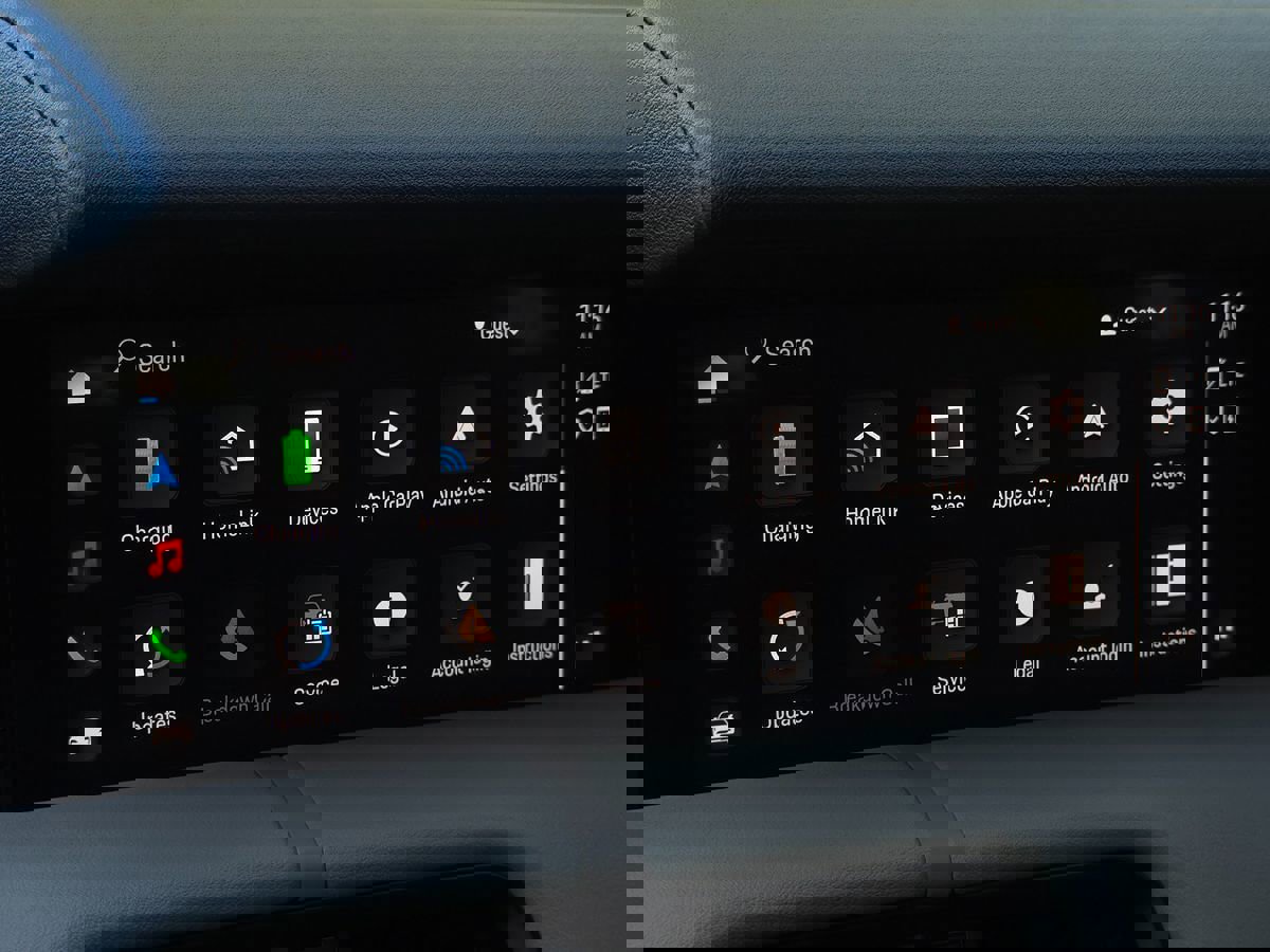 Used 2023 Porsche Taycan 4 Cross Turismo w/ Premium Package image 37