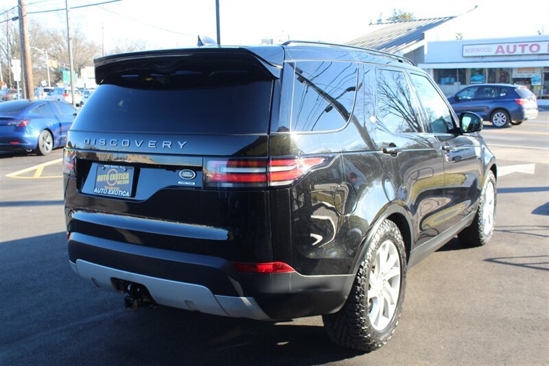 Used 2017 Land Rover Discovery HSE AWD/4WD image 3
