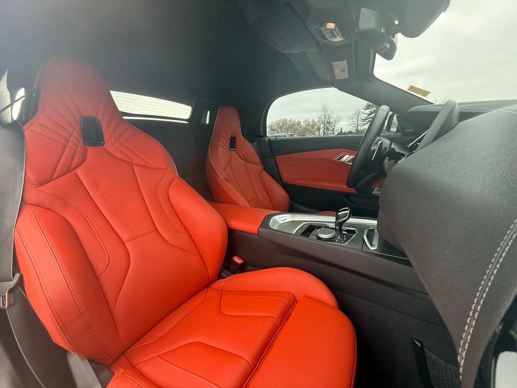 Used 2024 BMW Z4 M40i w/ Premium Package image 32