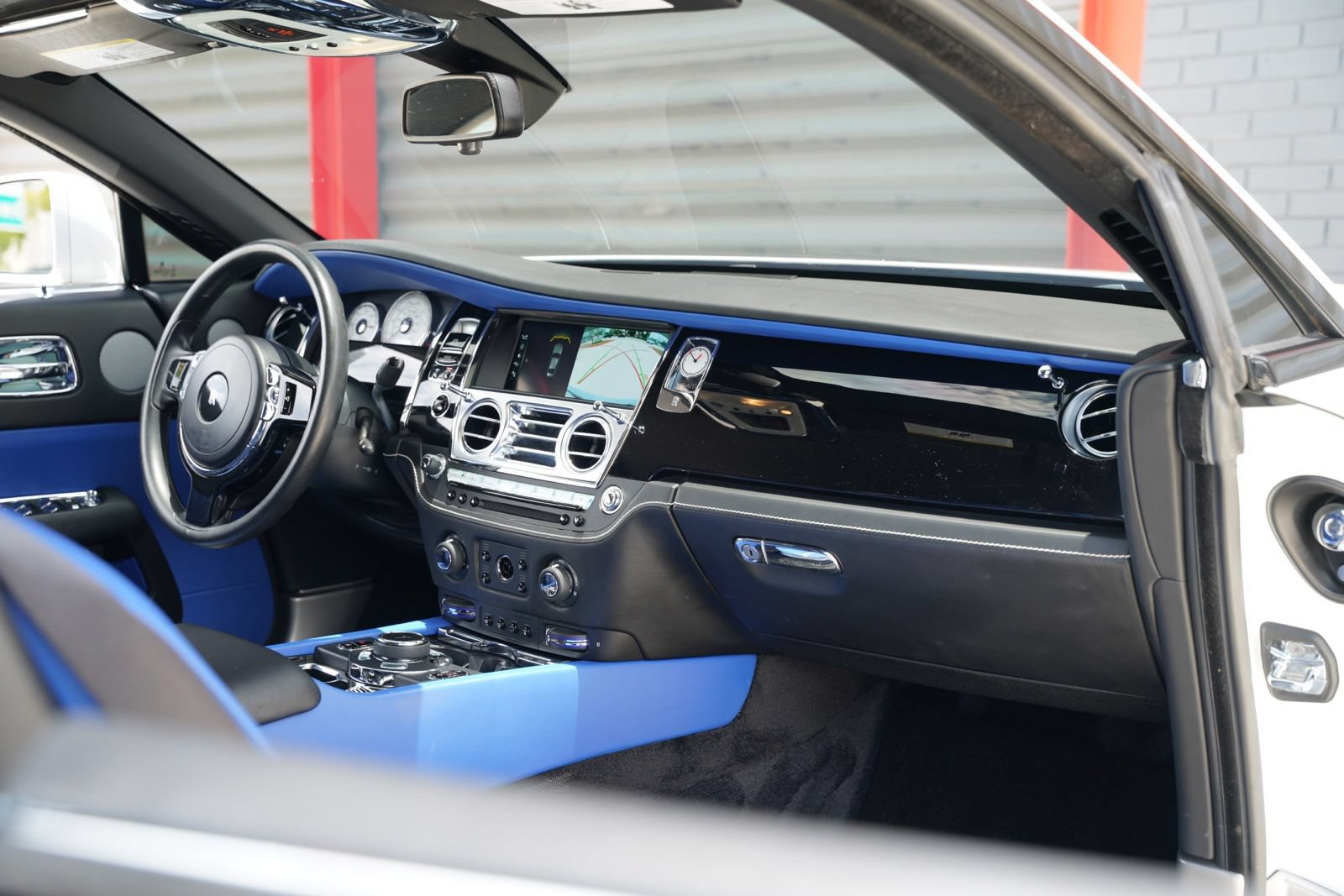 Used 2019 Rolls-Royce Wraith RWD image 30