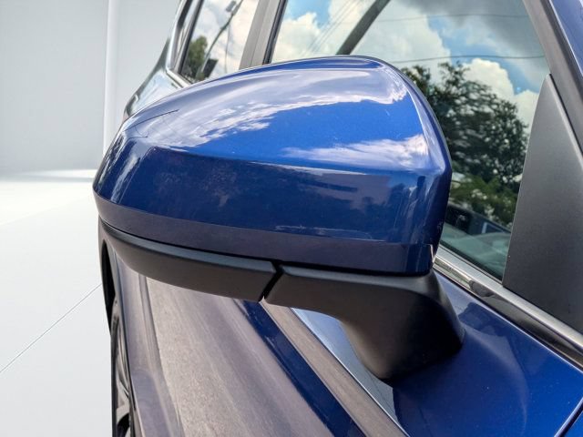 Used 2022 Volkswagen Taos SE w/ Panoramic Sunroof Package FWD image 11