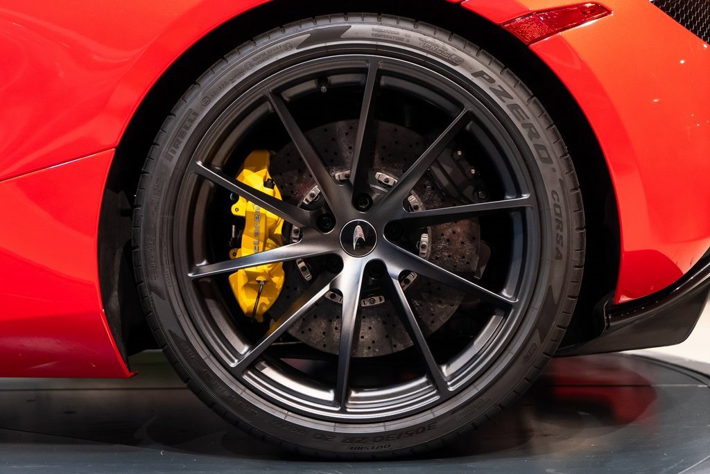 Used 2022 McLaren 720S Spider image 13