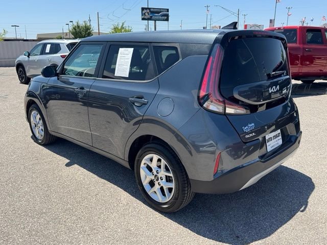 Used 2024 Kia Soul LX w/ Option Group 015 FWD image 4