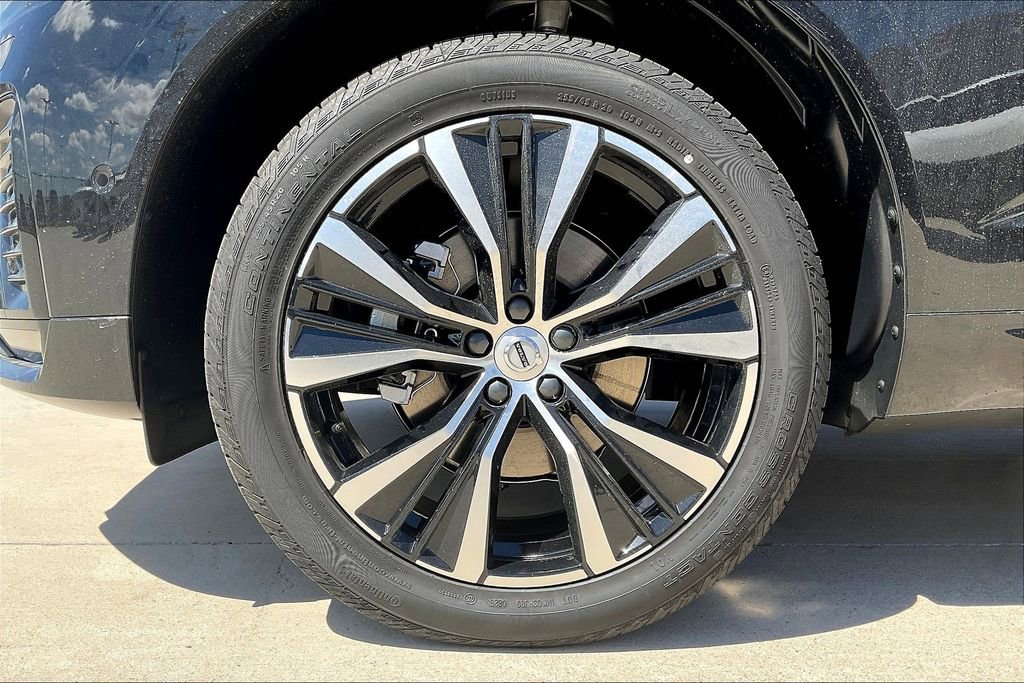 New 2025 Volvo XC60 B5 Plus w/ Protection Package Premier image 25