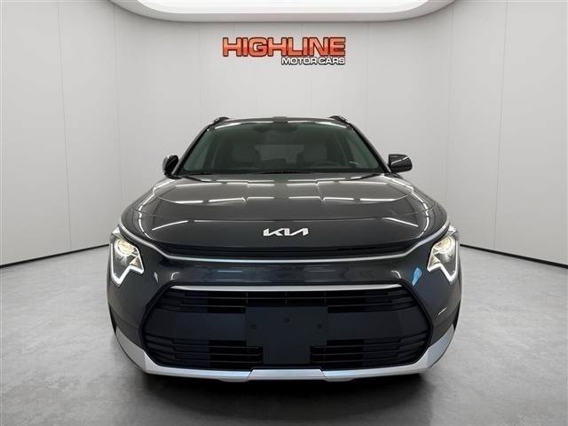 Used 2023 Kia Niro EX FWD image 2