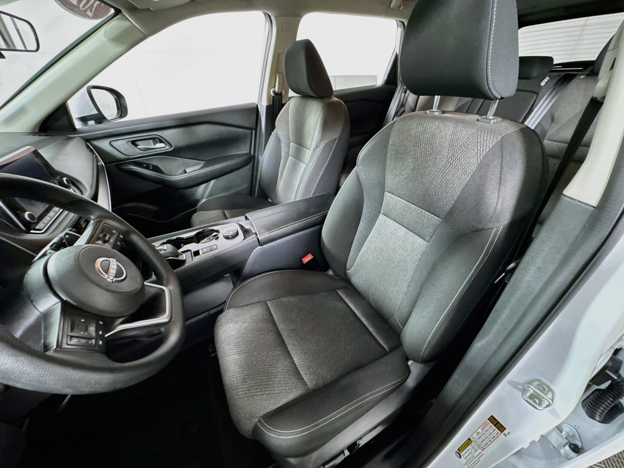 Used 2024 Nissan Rogue SV AWD/4WD image 13