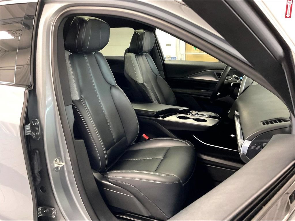 Used 2024 Cadillac Lyriq Tech w/ Driver Assist Package AWD/4WD image 11