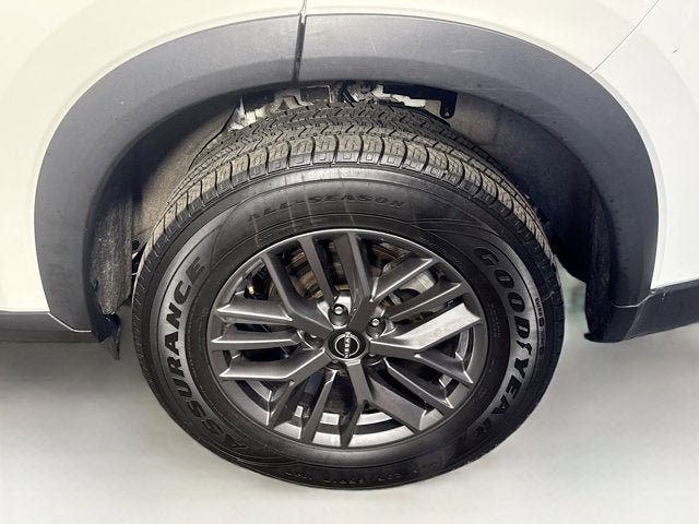 Used 2024 Nissan Rogue S AWD/4WD image 24