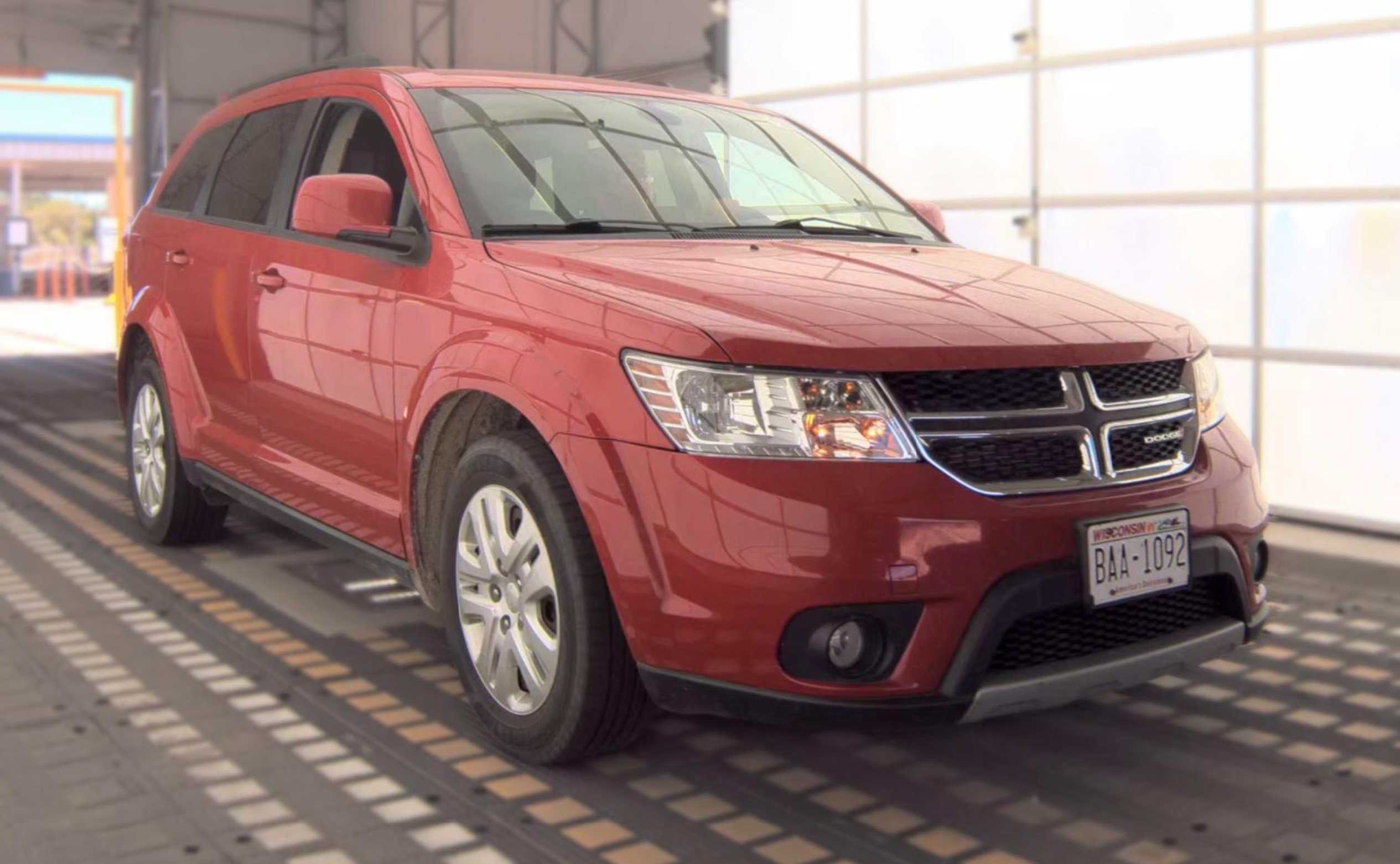 Used 2019 Dodge Journey SE FWD image 3
