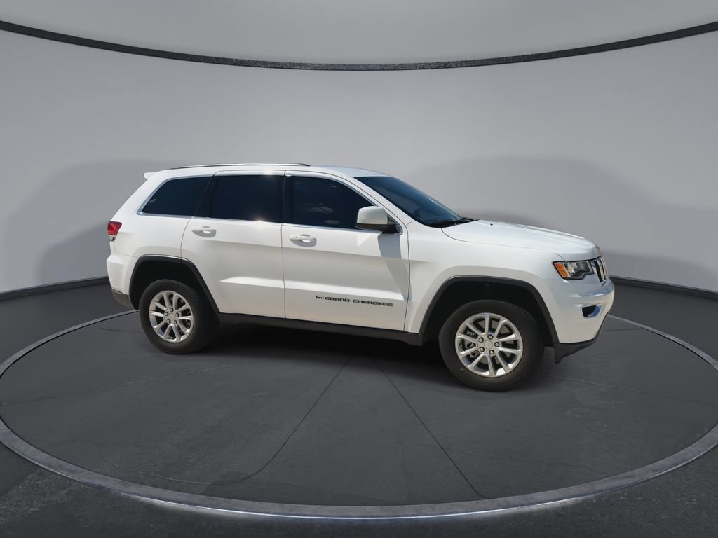 Used 2022 Jeep Grand Cherokee Laredo X AWD/4WD image 2