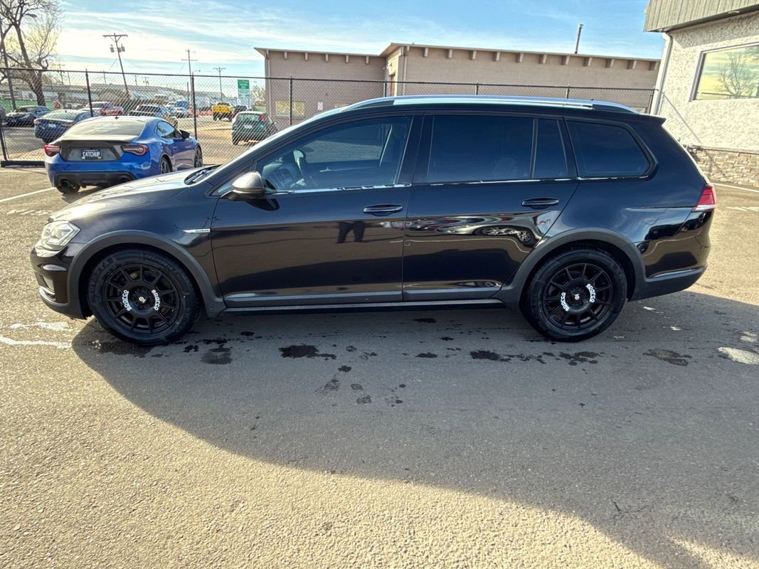 Used 2019 Volkswagen Golf Alltrack S image 4