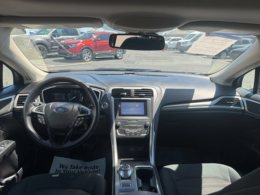 Used 2019 Ford Fusion SE FWD image 13