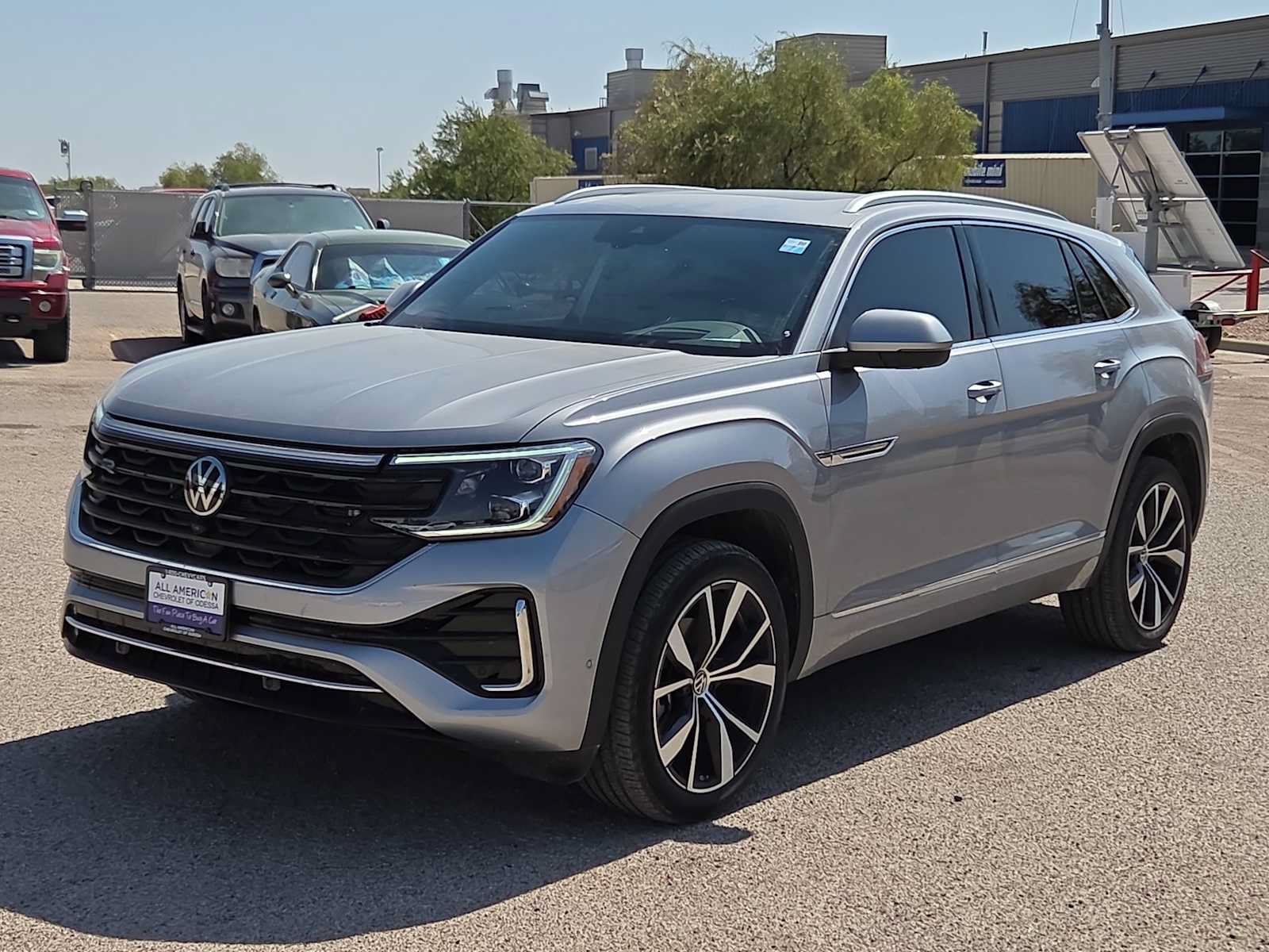 Used 2024 Volkswagen Atlas Cross Sport SEL Premium R-Line AWD/4WD image 4