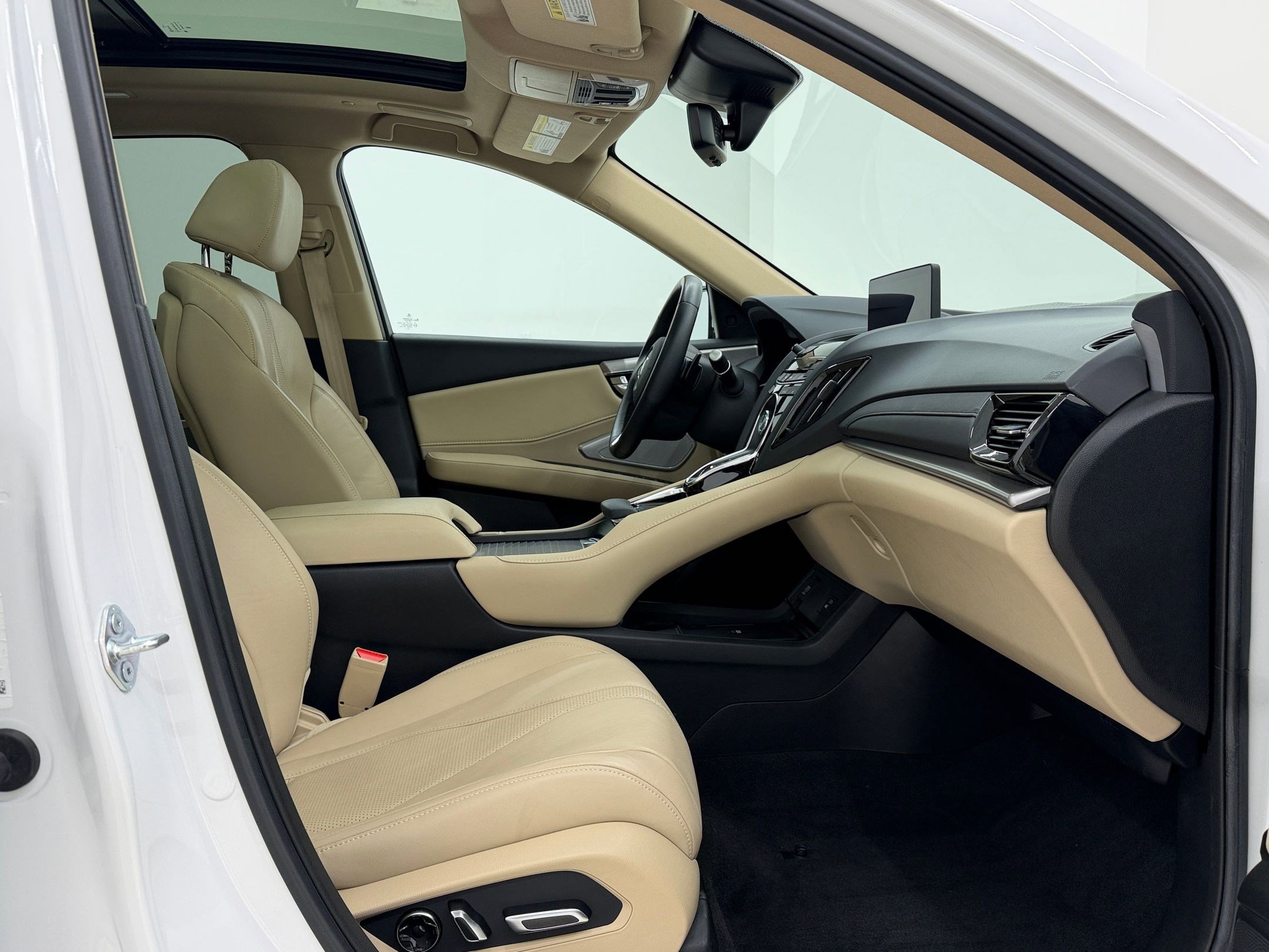 Used 2024 Acura RDX SH-AWD w/ Technology Package image 32