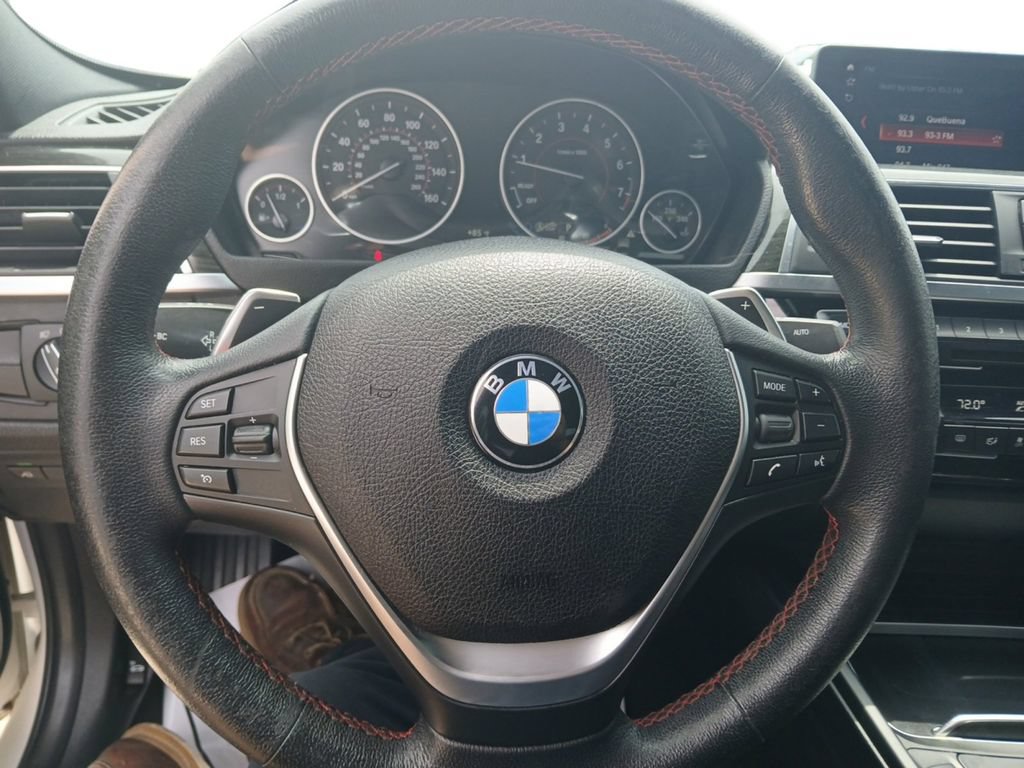 Used 2018 BMW 330i xDrive Sedan AWD/4WD image 9