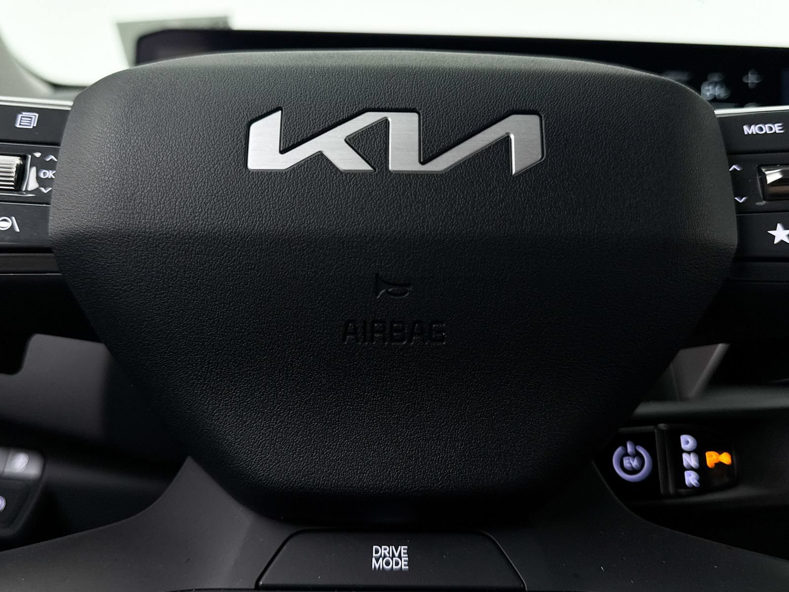 Certified 2024 Kia EV9 Light Long Range RWD image 9