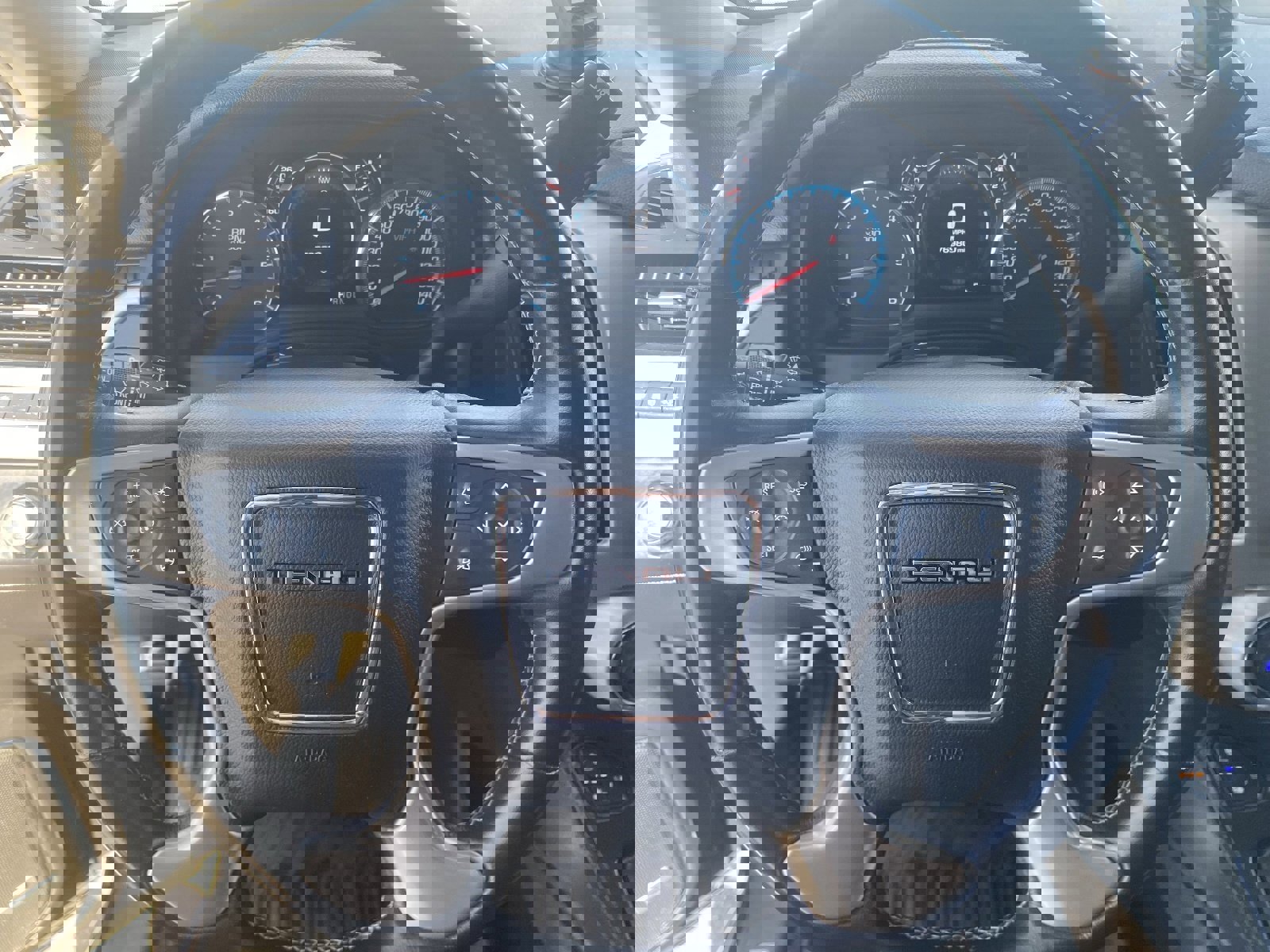 Used 2018 GMC Yukon Denali w/ Open Road Package image 24