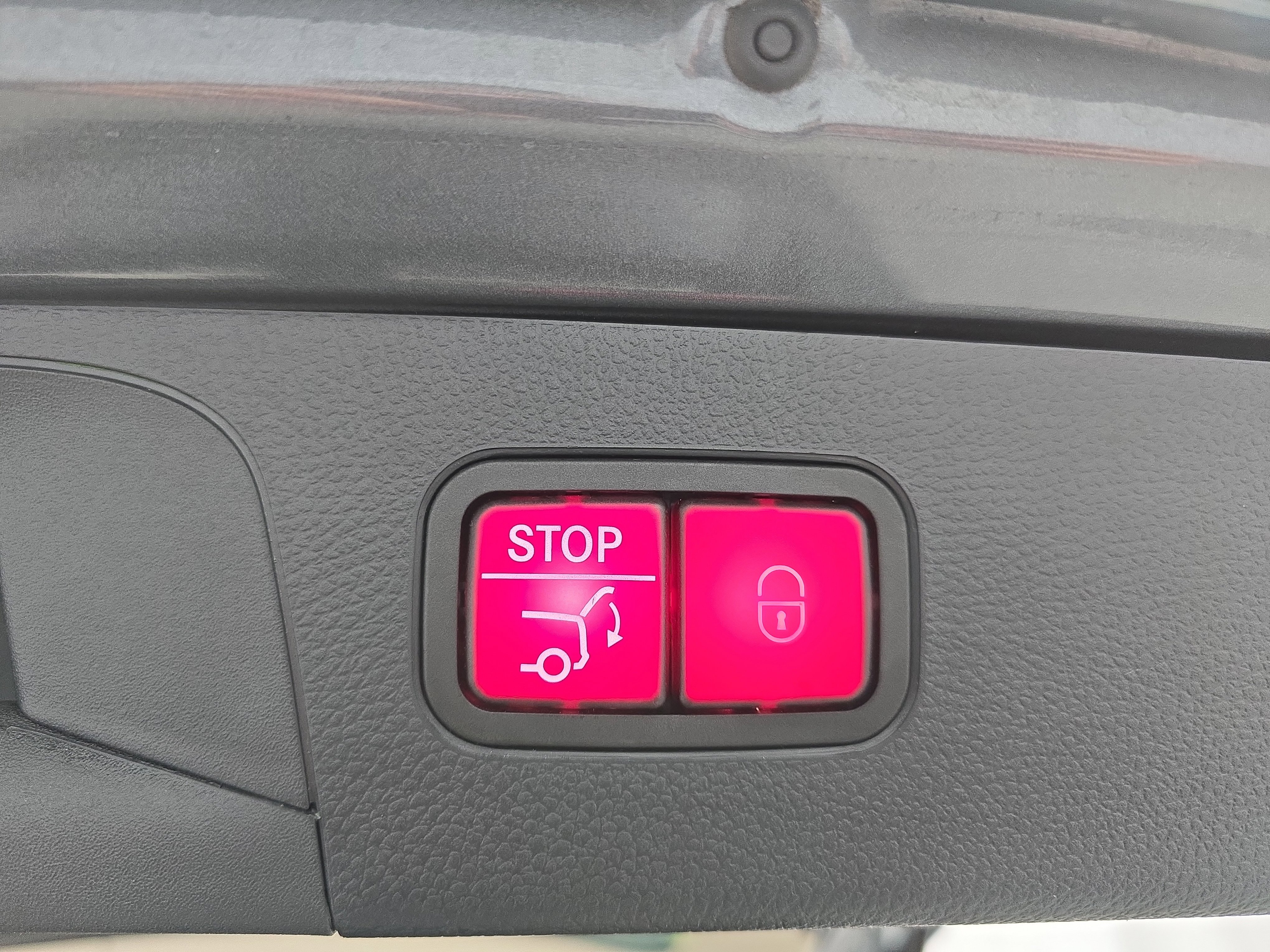 Certified 2021 Mercedes-Benz GLC 300 w/ Premium Package image 13