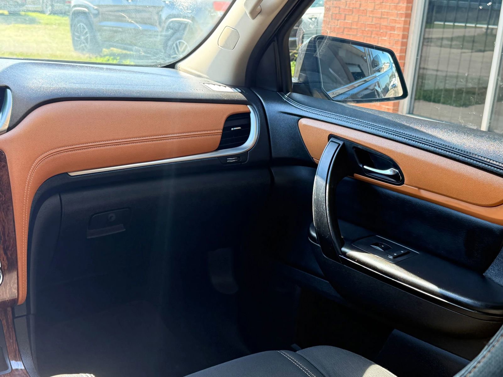 Used 2014 Chevrolet Traverse LT image 26