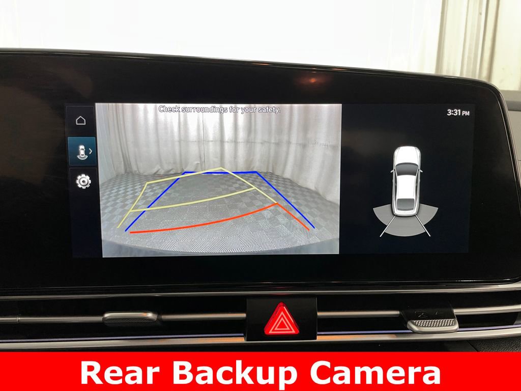 Used 2023 Hyundai Elantra Limited w/ Preferred Accessory Package FWD image 3