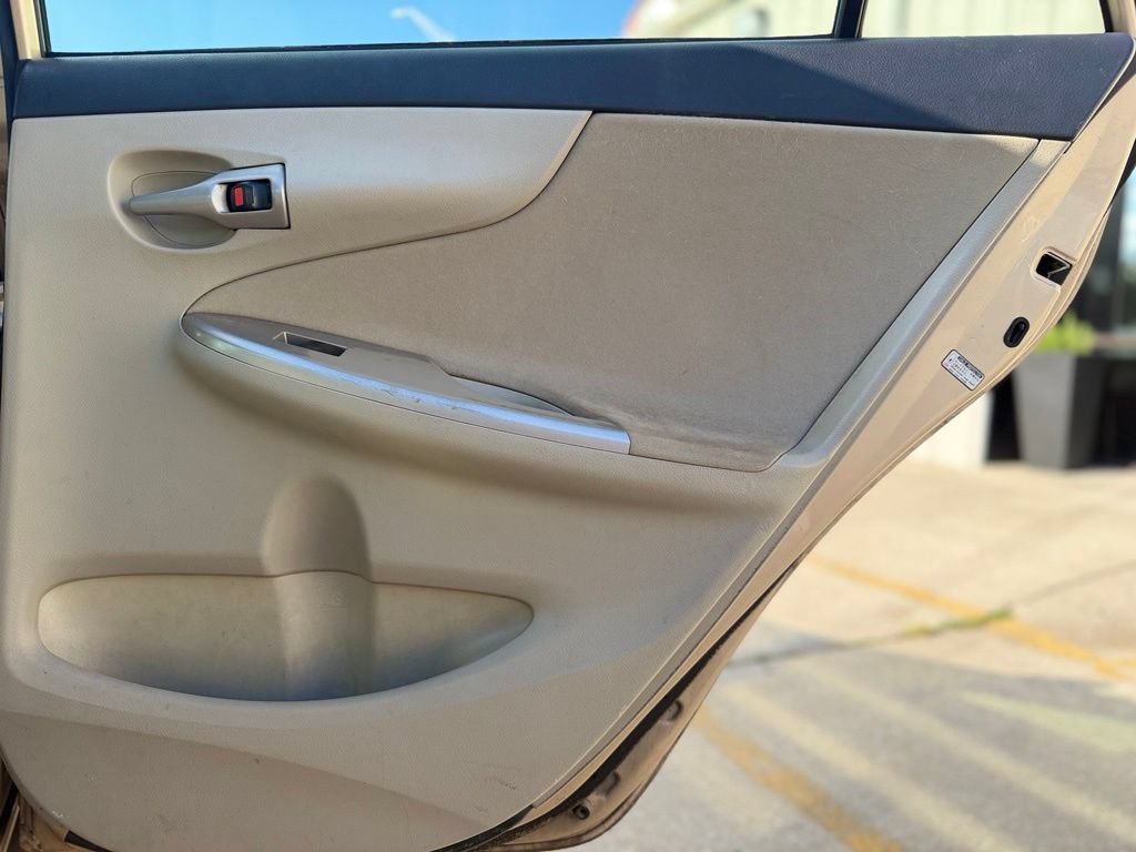 Used 2011 Toyota Corolla LE FWD image 22