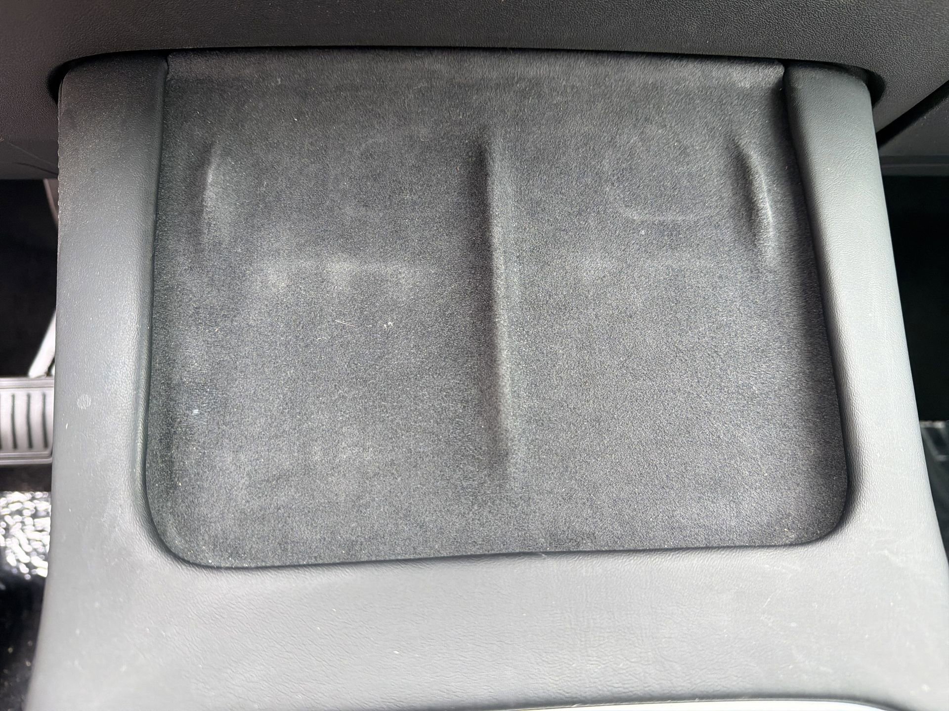 Used 2022 Tesla Model Y Long Range image 8