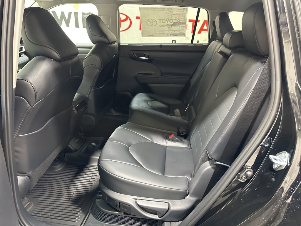New 2026 Toyota Highlander XLE image 20