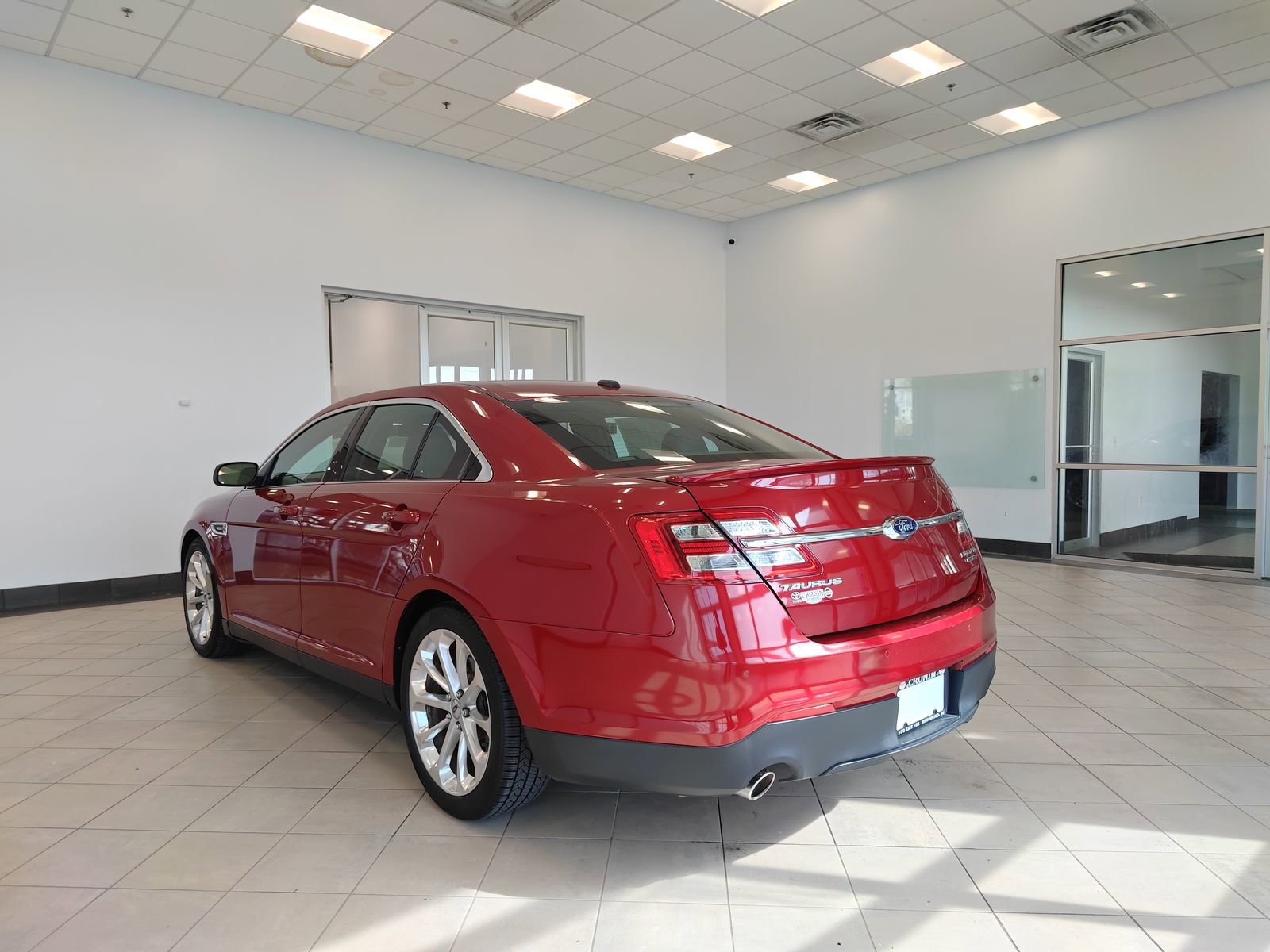 Used 2014 Ford Taurus Limited w/ Equipment Group 301A image 5