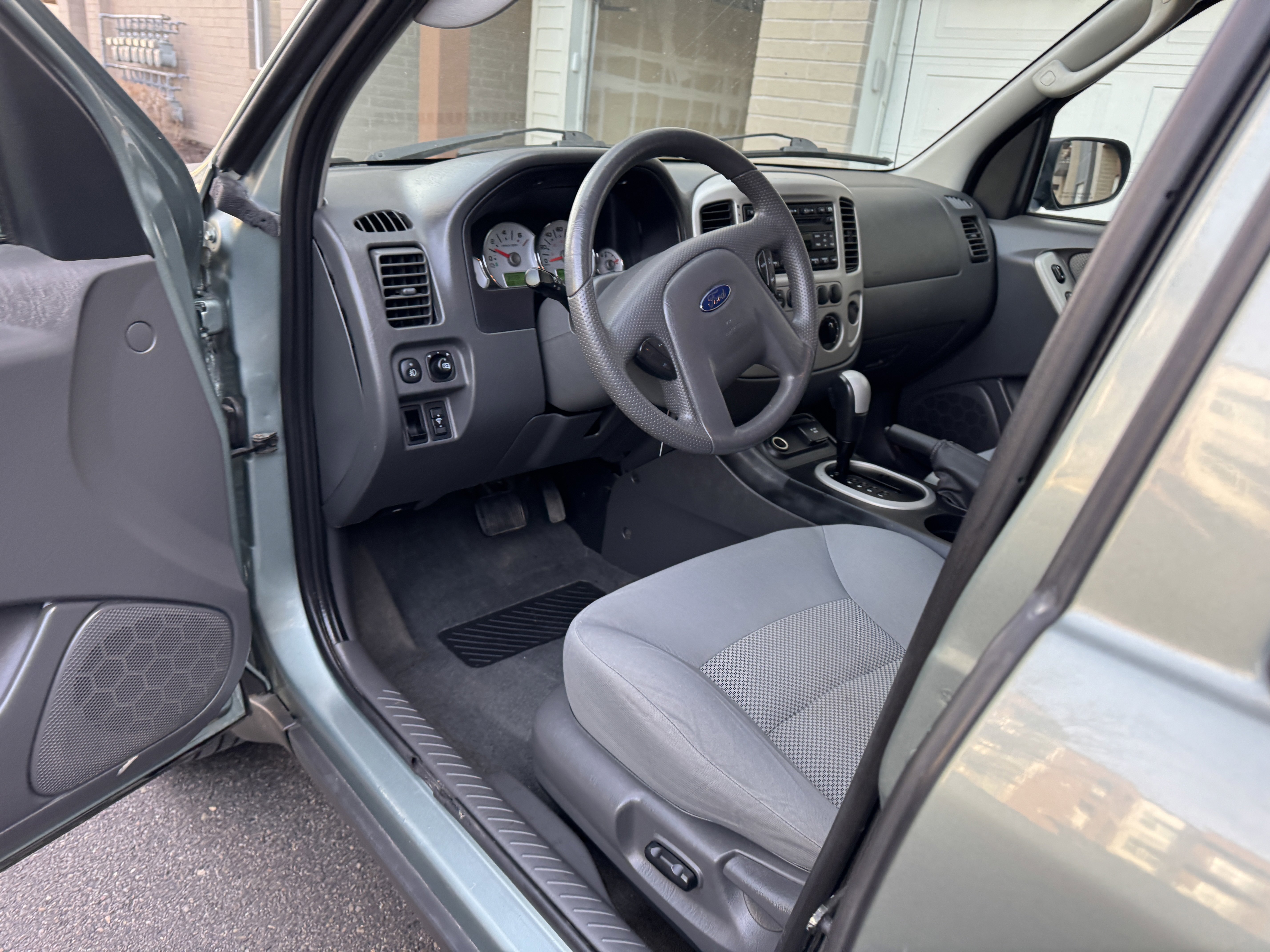 Used 2006 Ford Escape 4WD Hybrid image 17