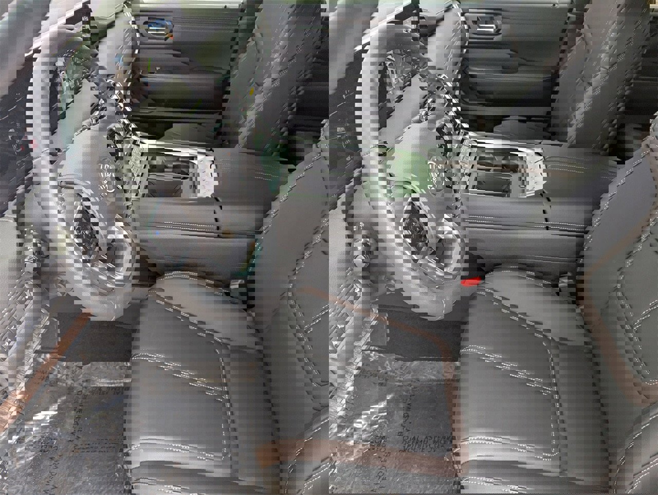 New 2025 Nissan Armada SL image 11