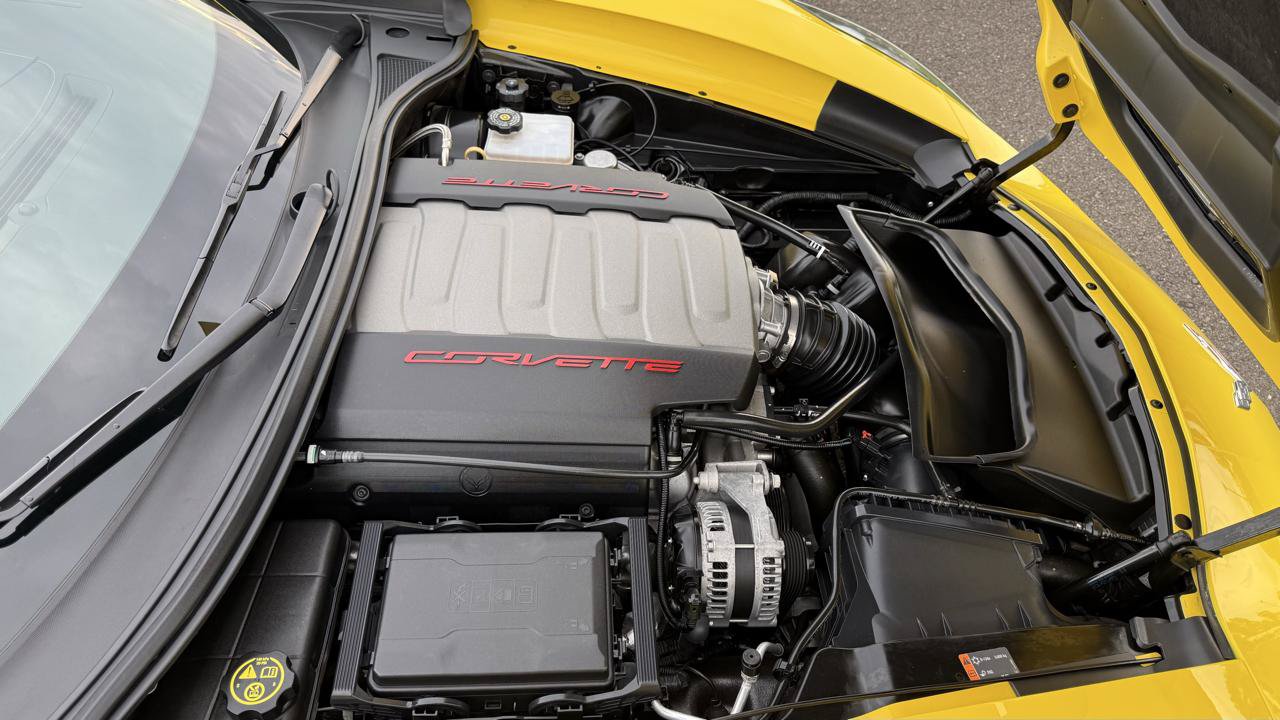Used 2016 Chevrolet Corvette Stingray Coupe RWD image 41