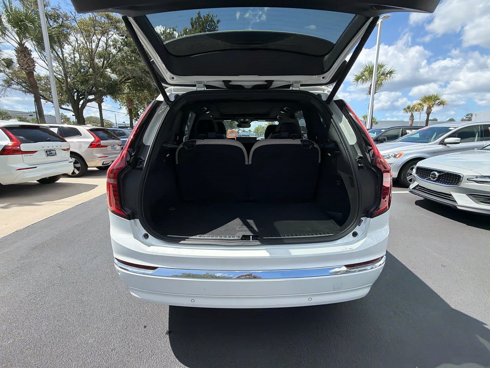 Certified 2026 Volvo XC90 B6 Plus AWD/4WD image 23