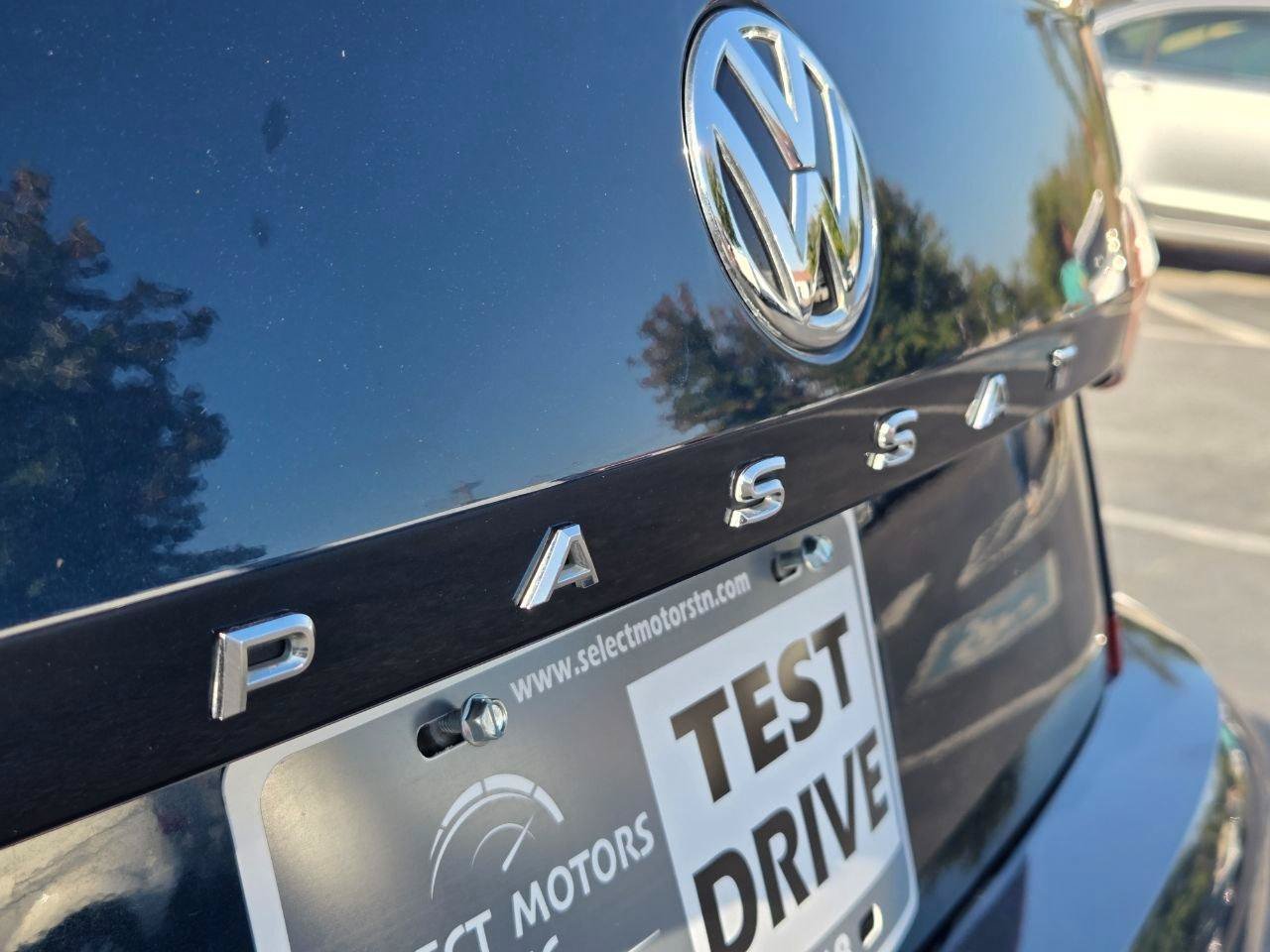 Used 2020 Volkswagen Passat 2.0T R-Line FWD image 9