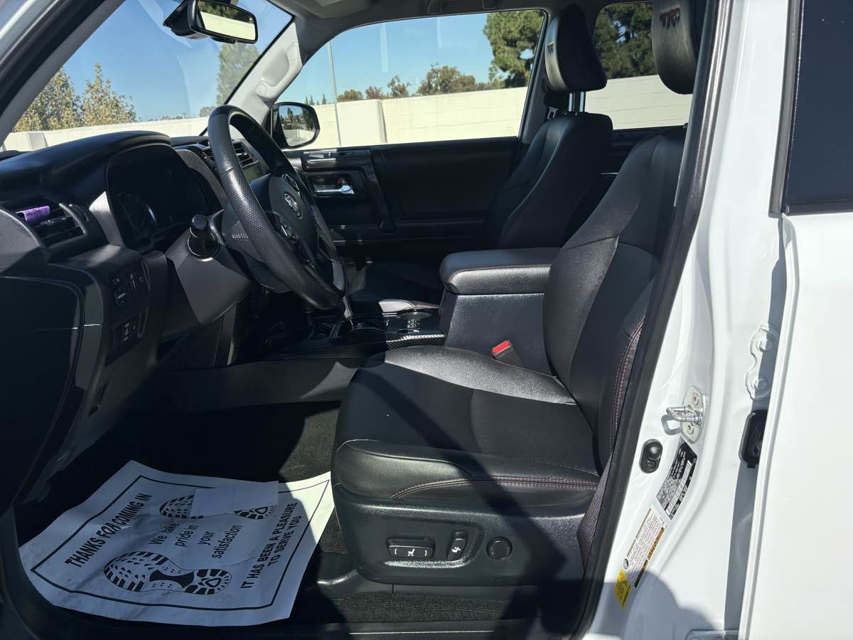 Used 2024 Toyota 4Runner TRD Off-Road Premium image 30